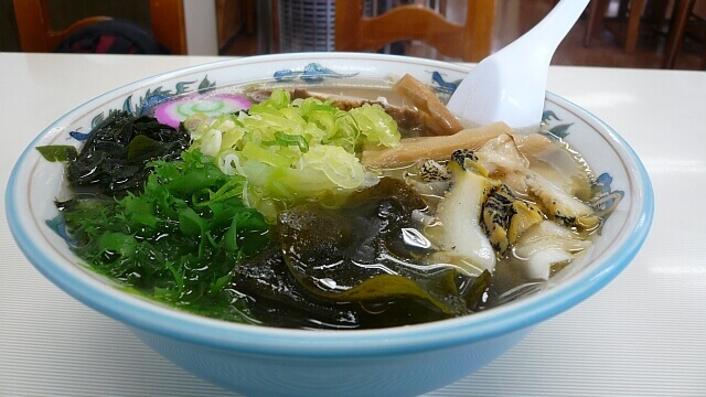 海藻たっぷりのえりもラーメン